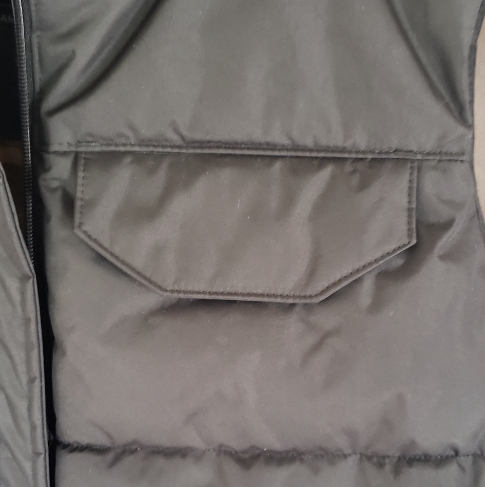 Hawke & Co Outfitter. Quilted Puffer Vest. Medium. Pockets. Zip Closure. - Picture 6 of 8